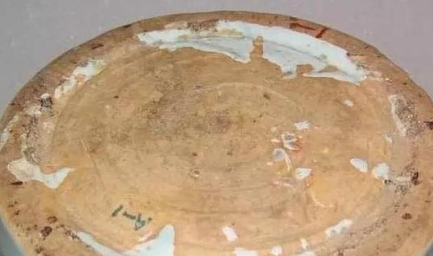 一招鉴定元青花真品必须有火石红,元青花小罐瓷器底足鉴定方法