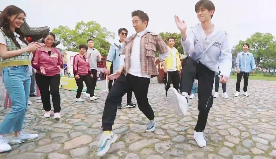 奔跑吧第十二期蔡徐坤被p了吗,蔡徐坤奔跑吧2020第三期名场面