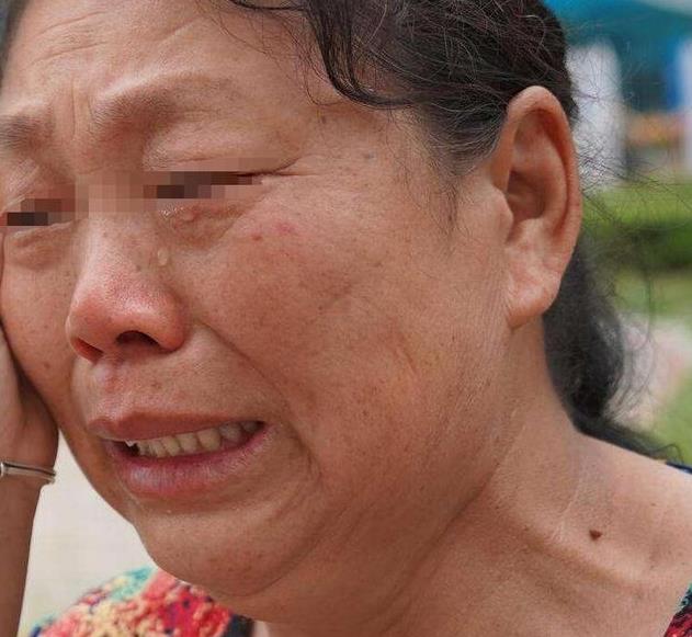 6岁小孩长出双排牙是不是龅牙,孩子长出双排牙只因父母爱太多