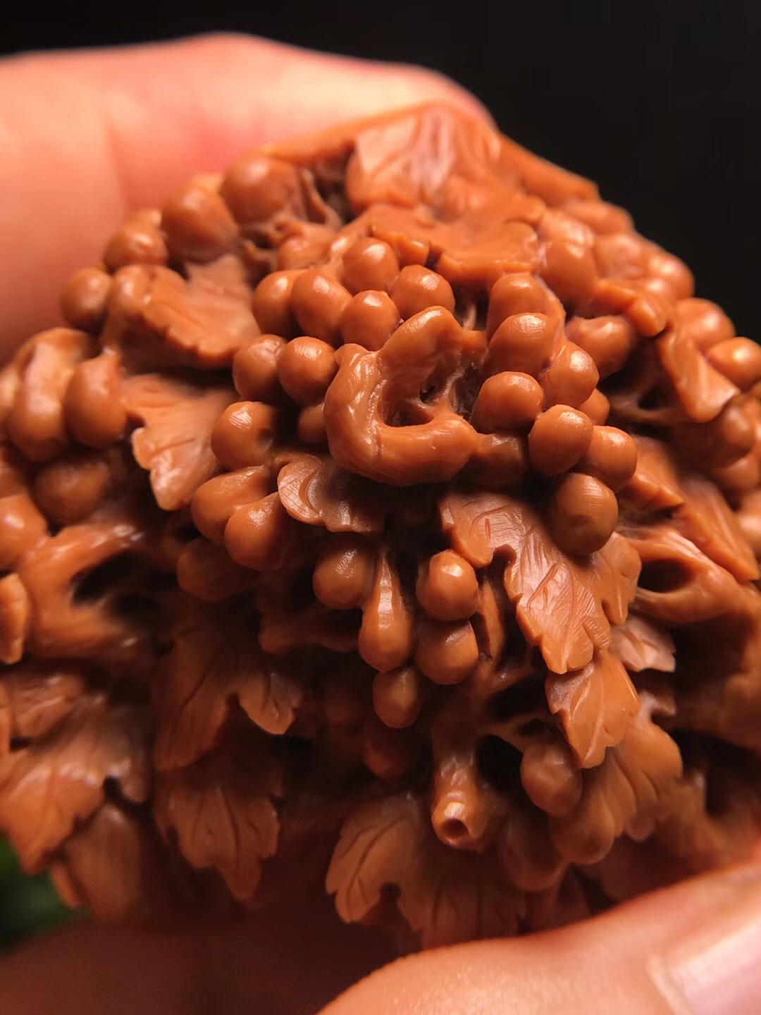 落地桃核发黑如何清洗,山桃核的正确清洗方法