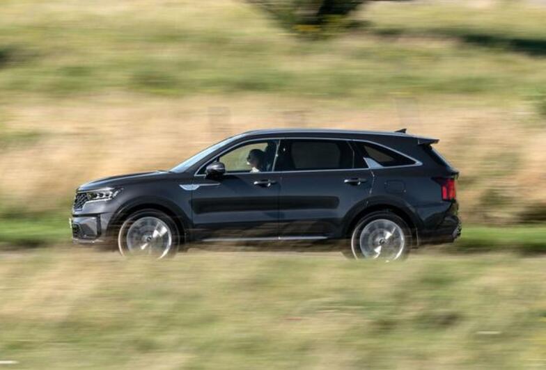 汉兰达最害怕的一款车,新一代索兰托最新款