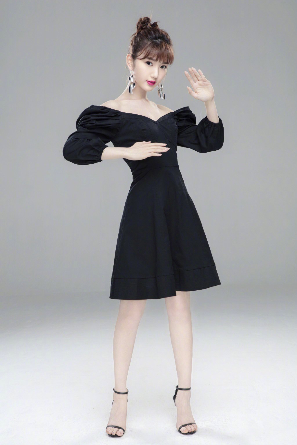 毛晓彤换装变身视频教程,毛晓彤的变装视频素材