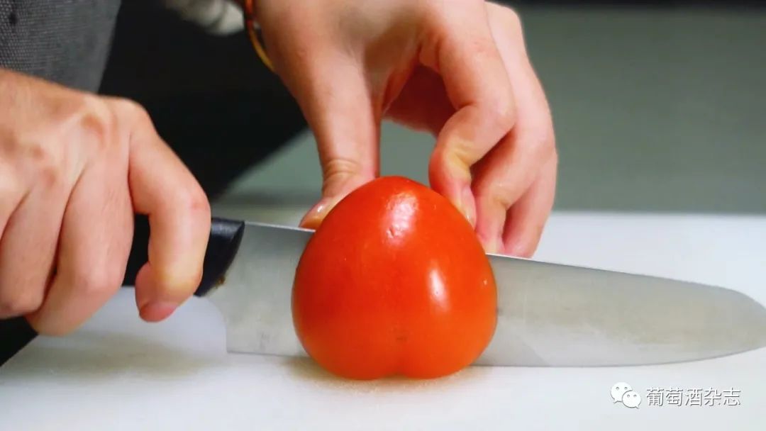 醇味厨房Vol.23|夜归的你，煮这道快手菜暖暖肠胃吧