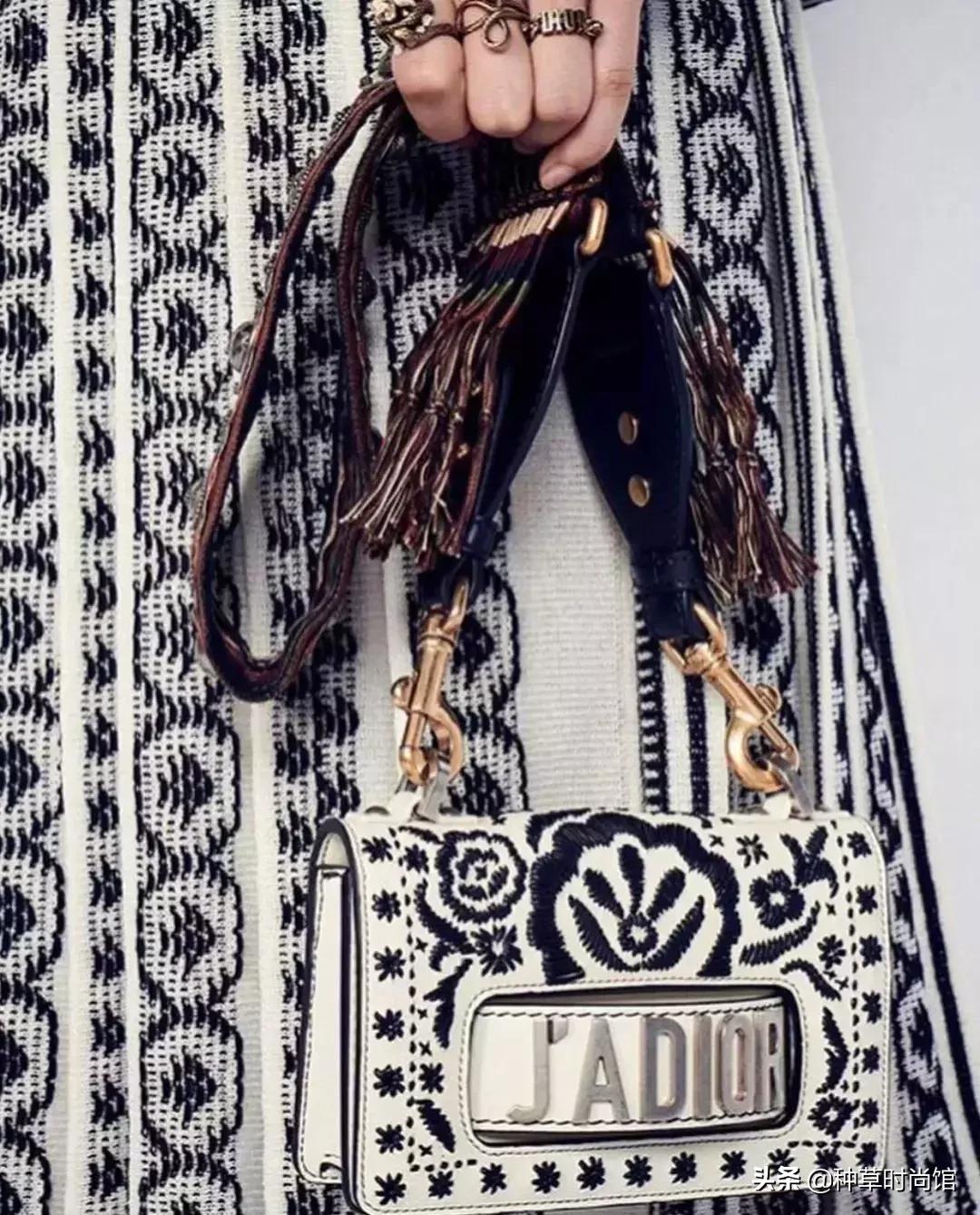 郑秀妍离开sm后在韩国过得怎么样,郑秀妍手拿包爱马仕