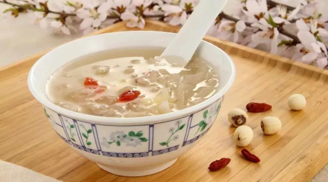 猪蹄美容养颜抗衰老的功效,猪蹄怎样吃才美容