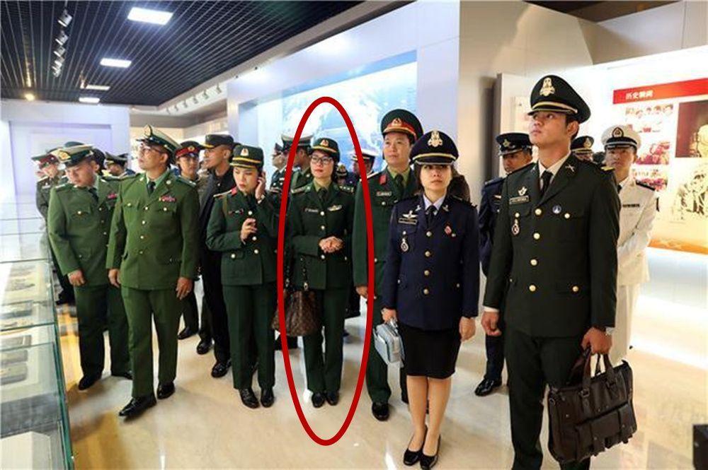 越南军人看我军装备,越南军人参观中国装备