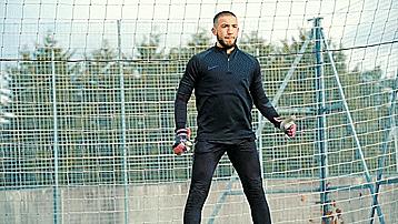 门将必会的三种接球技巧