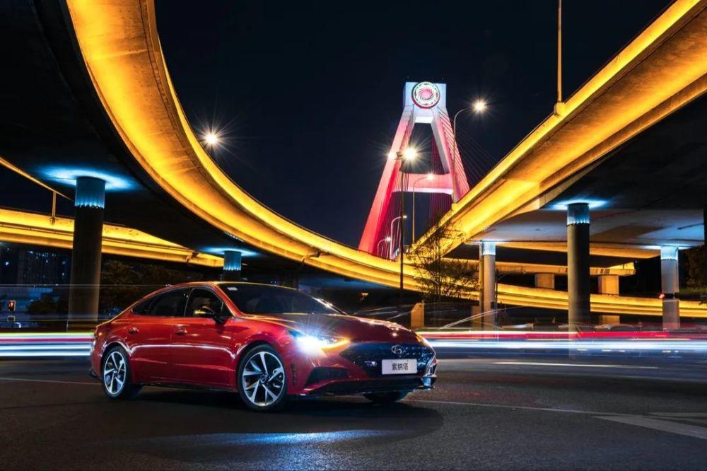 现代第十代索纳塔底盘,第十代现代索纳塔测评