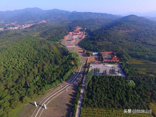 清圣祖爱新觉罗玄烨有几个儿子,清圣祖爱新觉罗玄烨和乾隆