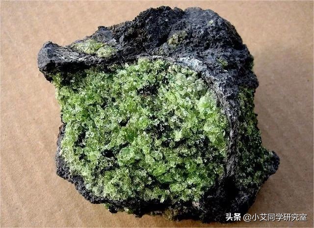 举头望明月低头思故乡中的月,月球上大概有多少个玉石