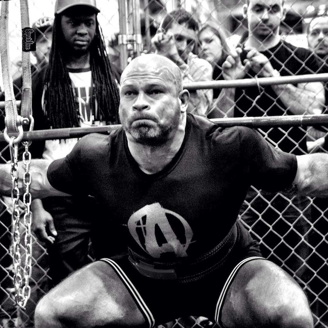 深蹲后头晕恶心想吐是怎么回事,深蹲练后吐是怎么回事