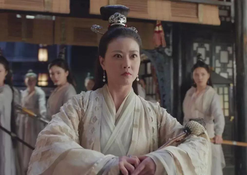 剧情雷人设糟，一山更比一山“高”，新倚天终于找到垫背的了