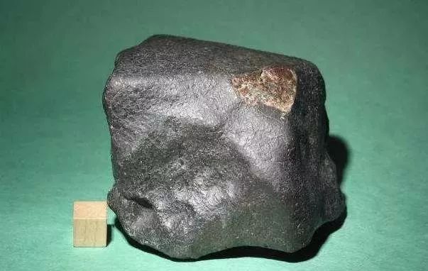 陨石收藏前景谁来把关,陨石有价值吗陨石到底值不值钱