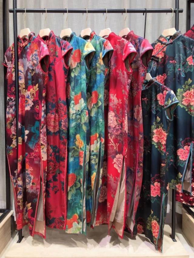 喜欢旗袍所拥有的东方韵味,喜欢香云纱的人都是哪的