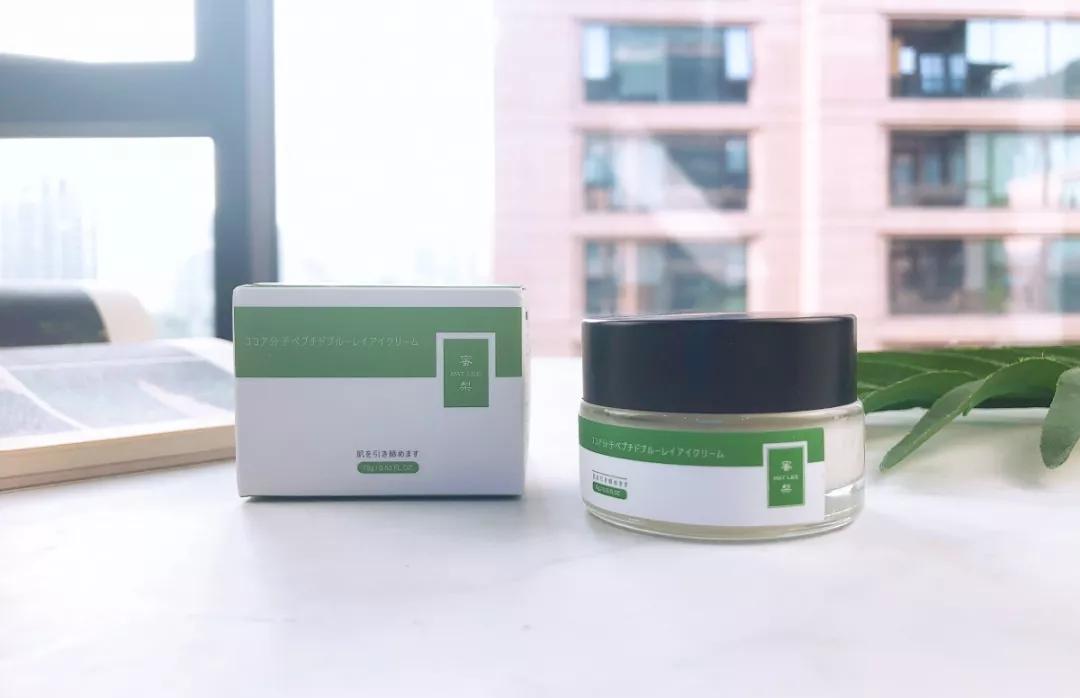 去眼纹去黑眼圈用什么方法,去眼袋眼纹公认最好用的土方法