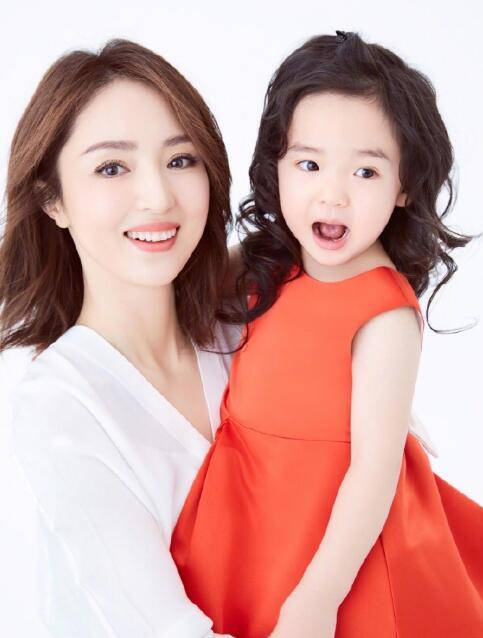 42岁董璇晒照露腰秀好身材,董璇晒健身照图文