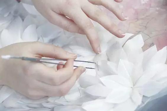 如何成为一名优秀的服装设计师,服装设计的学习经验分享