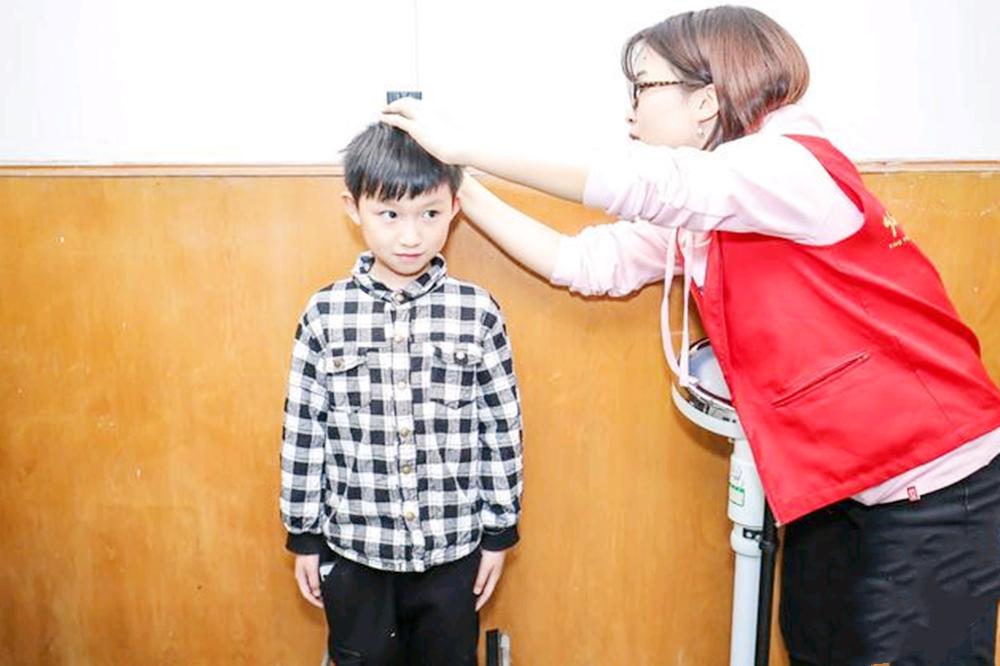 孩子腿长个子一定会高吗,孩子成长过程腿型