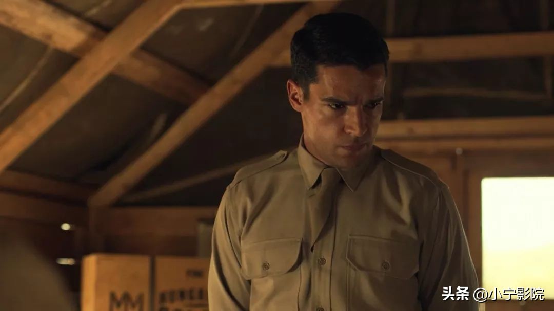 美好的肉体加上荒诞的故事，这剧简直太讽刺了