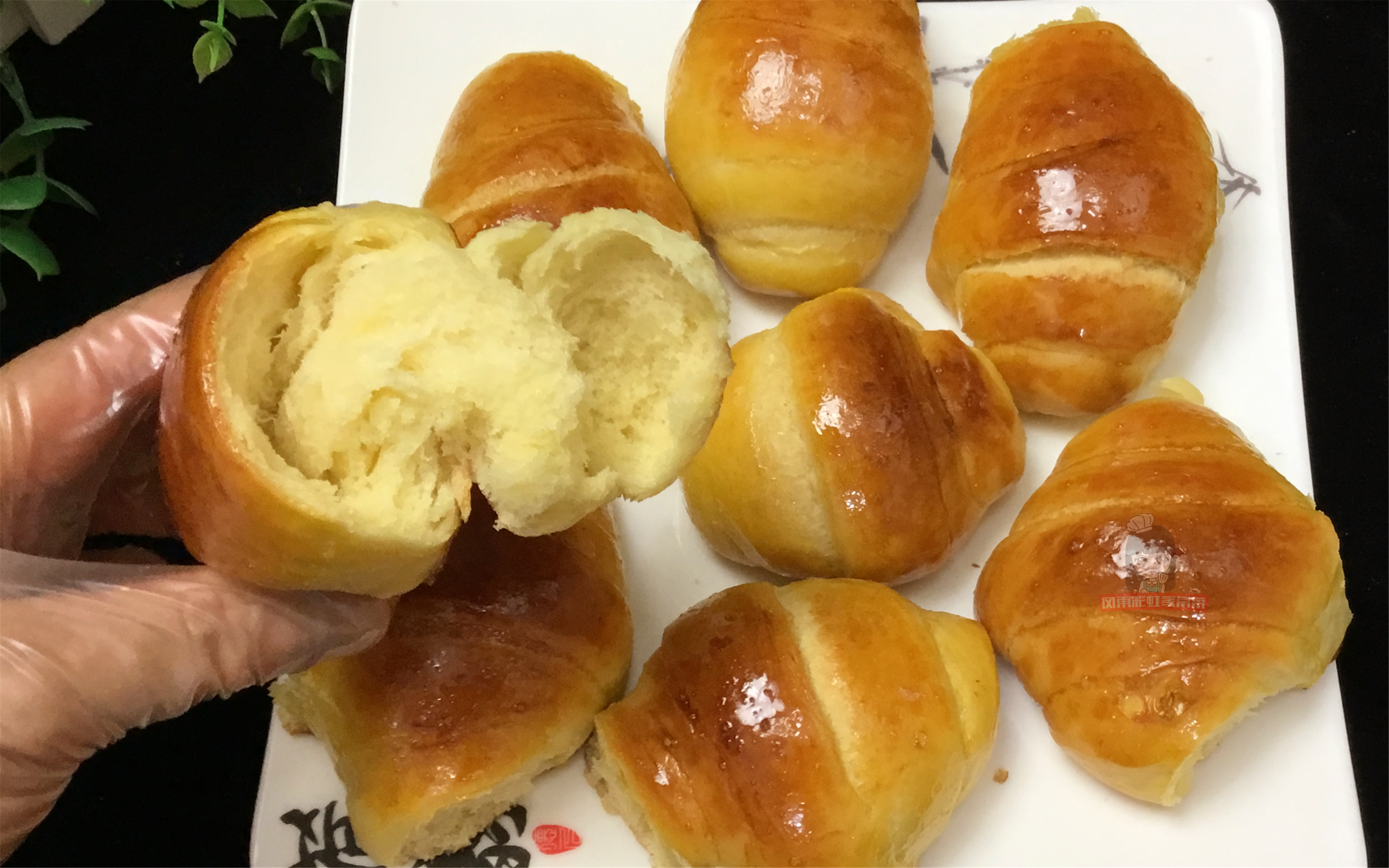 牛角面包奶香,60岁老阿姨做面包