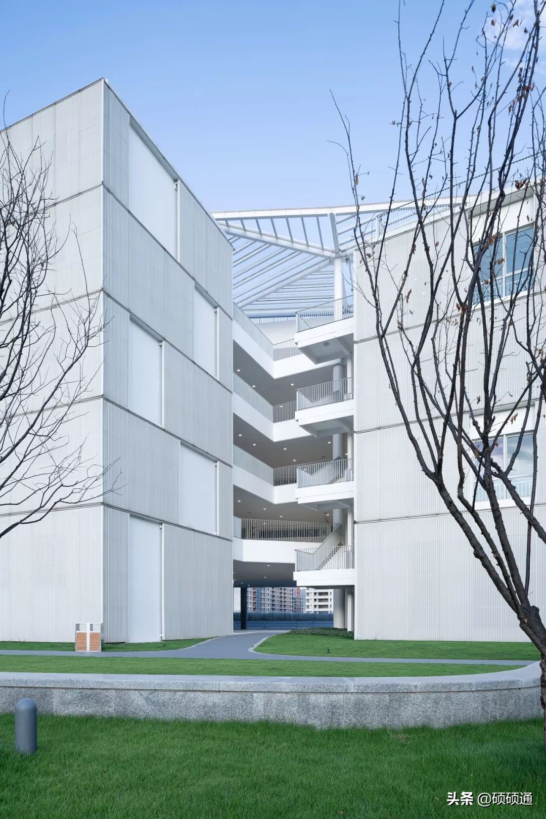 超级巨型飞船设计,巨大环形飞船