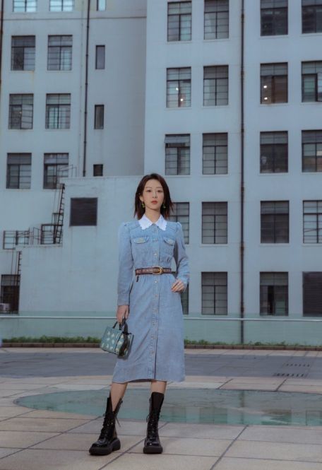 coach大秀杨紫和小男孩合影,coach新款杨紫