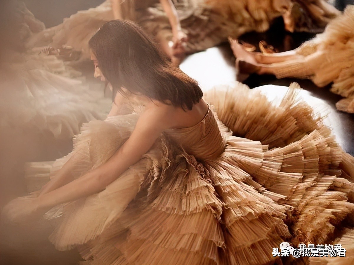 巴宝莉潮流服装,巴宝莉引领欧洲x型服装廓形潮流