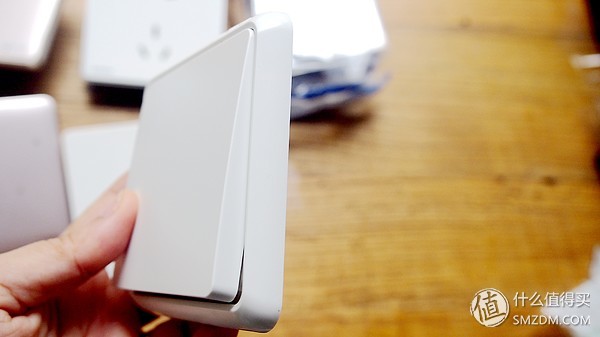 罗格朗开关插座内部结构如何组装,施耐德罗格朗西蒙哪个性价比高