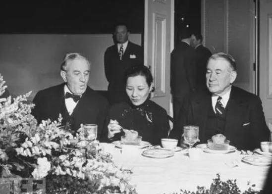 罗斯福总统晚年评价宋美龄,美国人如何评价宋美龄