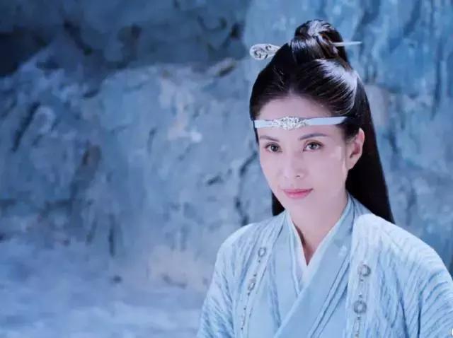 56岁的李若彤怎么保持身材的,小龙女李若彤健身前后对比