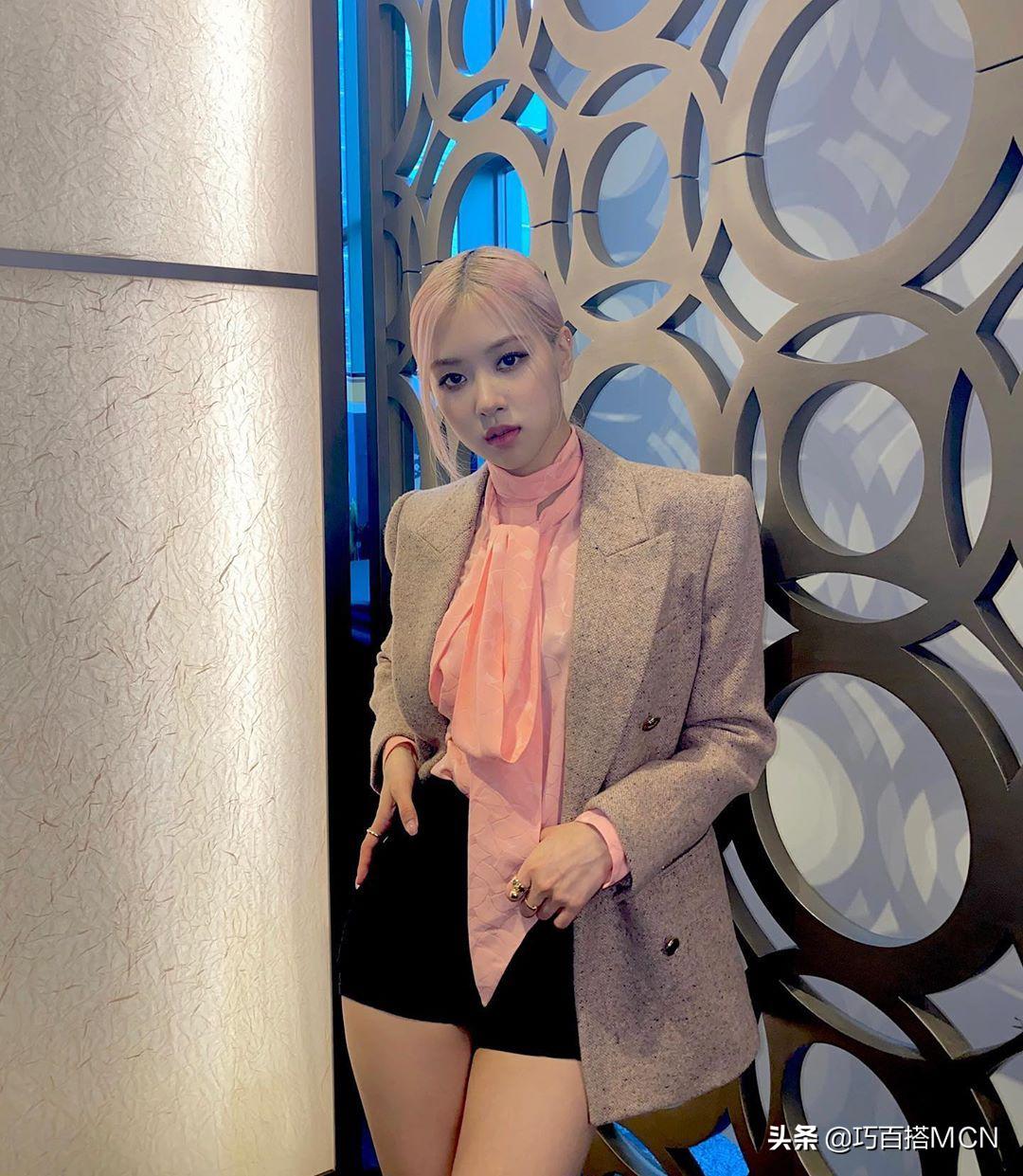 rose朴彩英穿搭飞行夹克,rose朴彩英onlylookatme伦敦演唱会