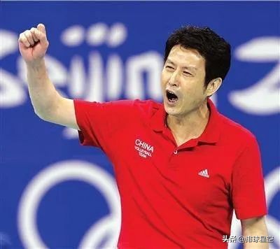 中国女排历届教练名单及辉煌历程,女排新主教练简介