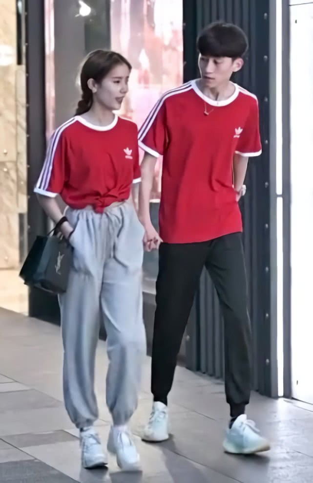 阿迪达斯新款情侣装冬季,阿迪达斯情侣装2023新款爆款