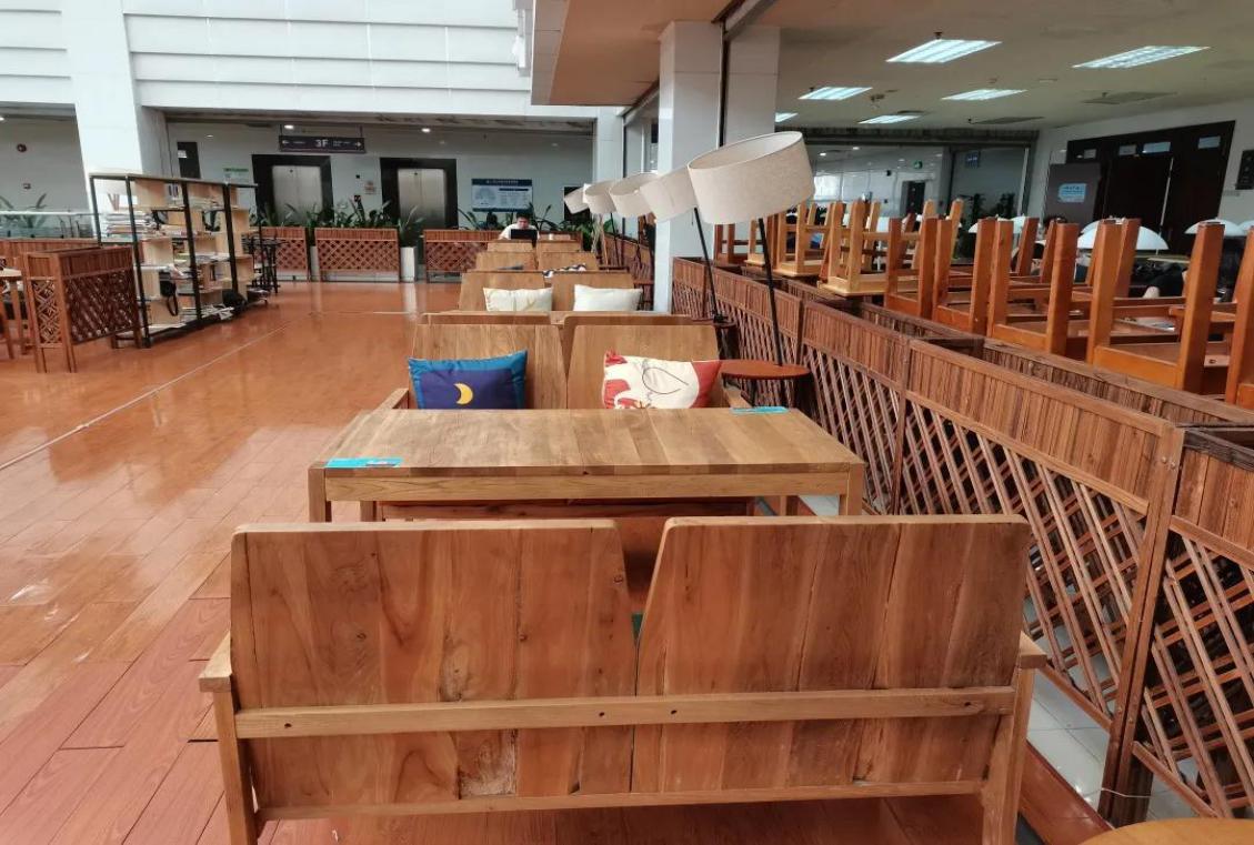 占地面积超过三千亩的大学校区,占地3000平方米学校