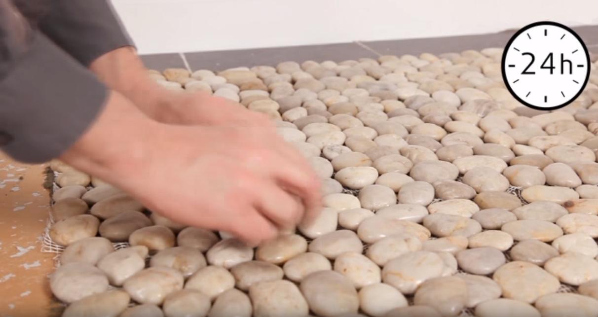 卫生间瓷砖防滑技巧,卫生间瓷砖亮面滑不滑