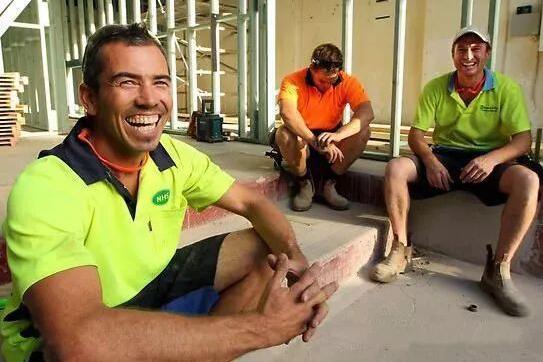 婢虫床鐨勭櫧鏃ユⅵ瑙嗛,婢虫床缇庢ⅵ涔嬫梾