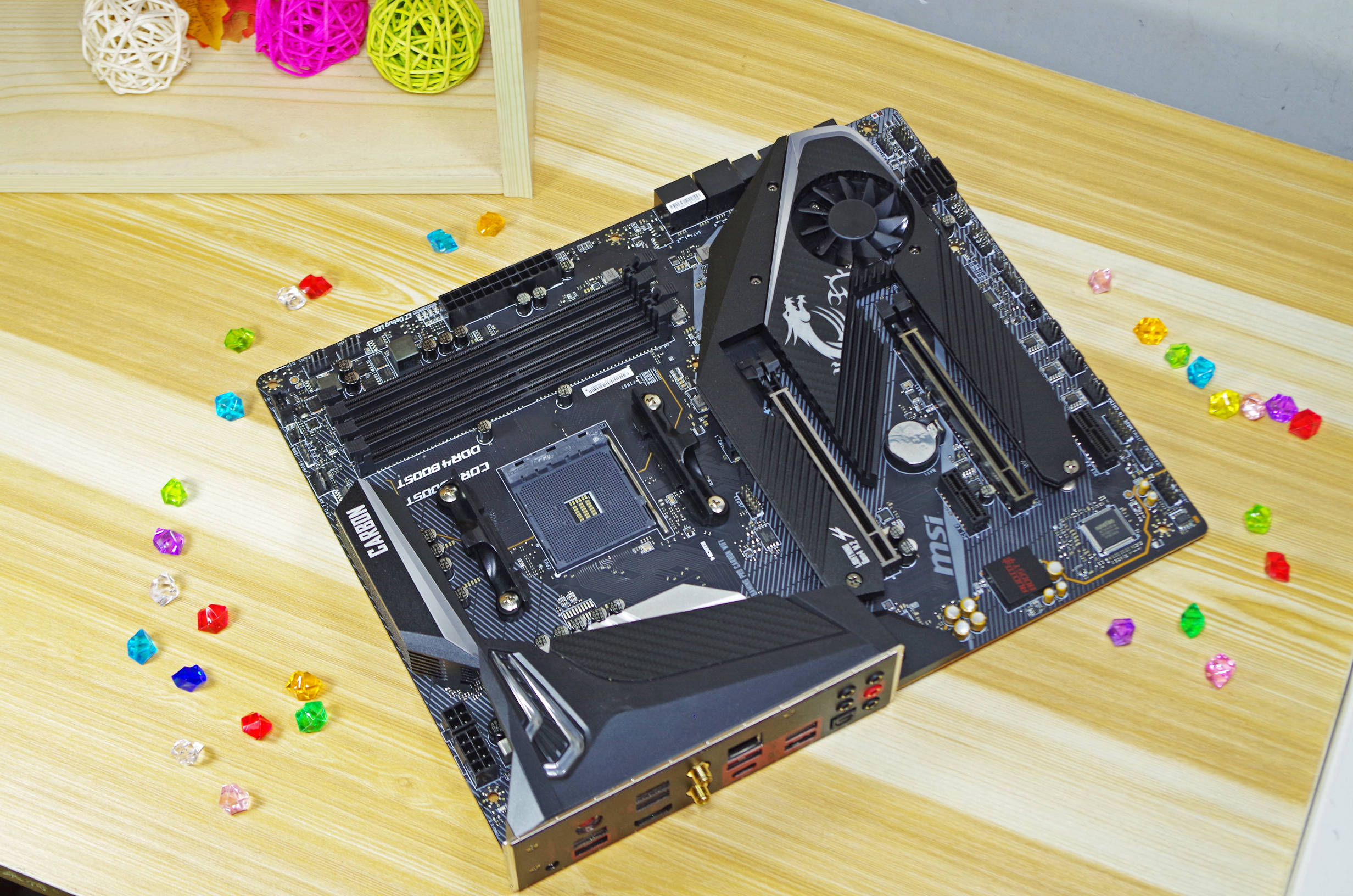 pcie插固态会占用显卡的通道么,pcie延长线对显卡性能测试