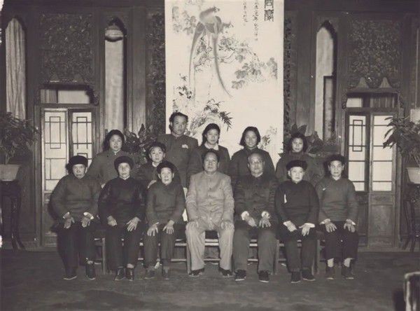 1972年，湖南一老人去世，毛主席为何写下“九哥千古”四个字？