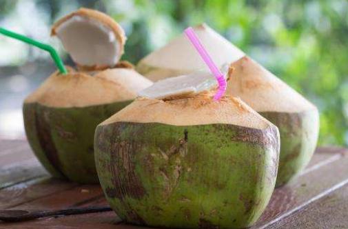 买椰子怎么选椰肉多的,买椰子怎么选