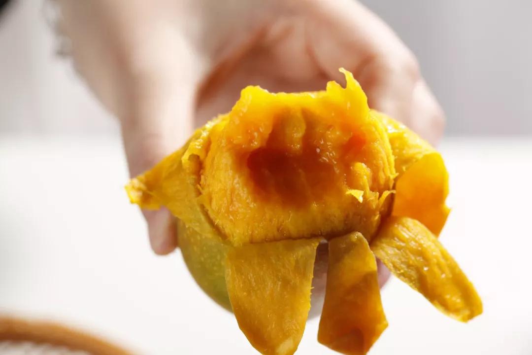 香甜多汁又软糯芒果1斤只要3块多,贵妃芒芒果直播卖货9.9元5斤