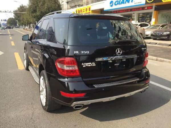 奔驰ml350原地打方向方向盘颤抖,2012款奔驰ml350方向盘异响