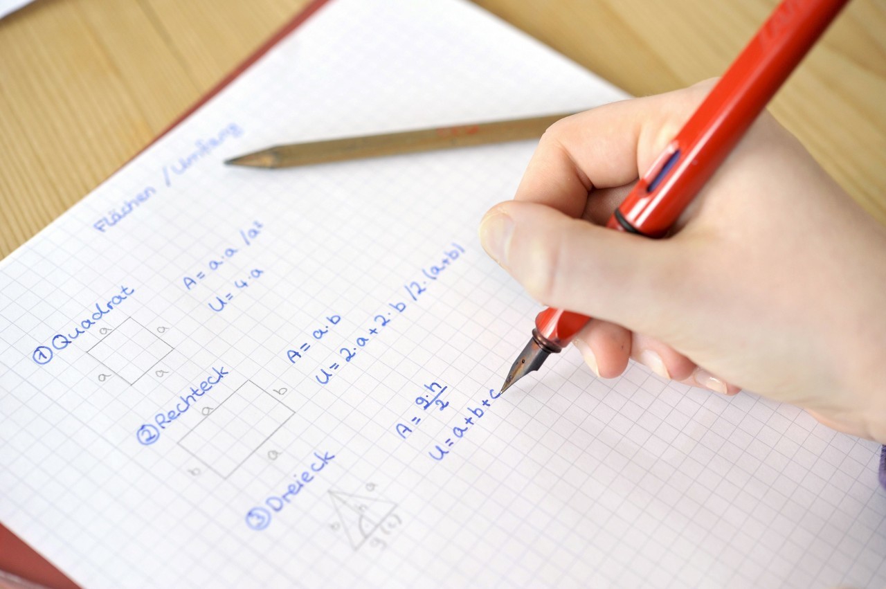 108个多音字顺口溜口诀轻松记,小学语文常见的100个多音字口诀