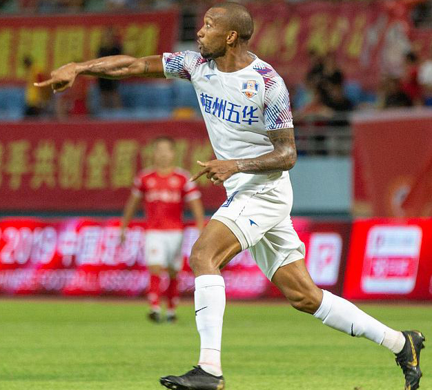 中甲出现首例新冠确诊案例,全队被隔离或影响联赛重开