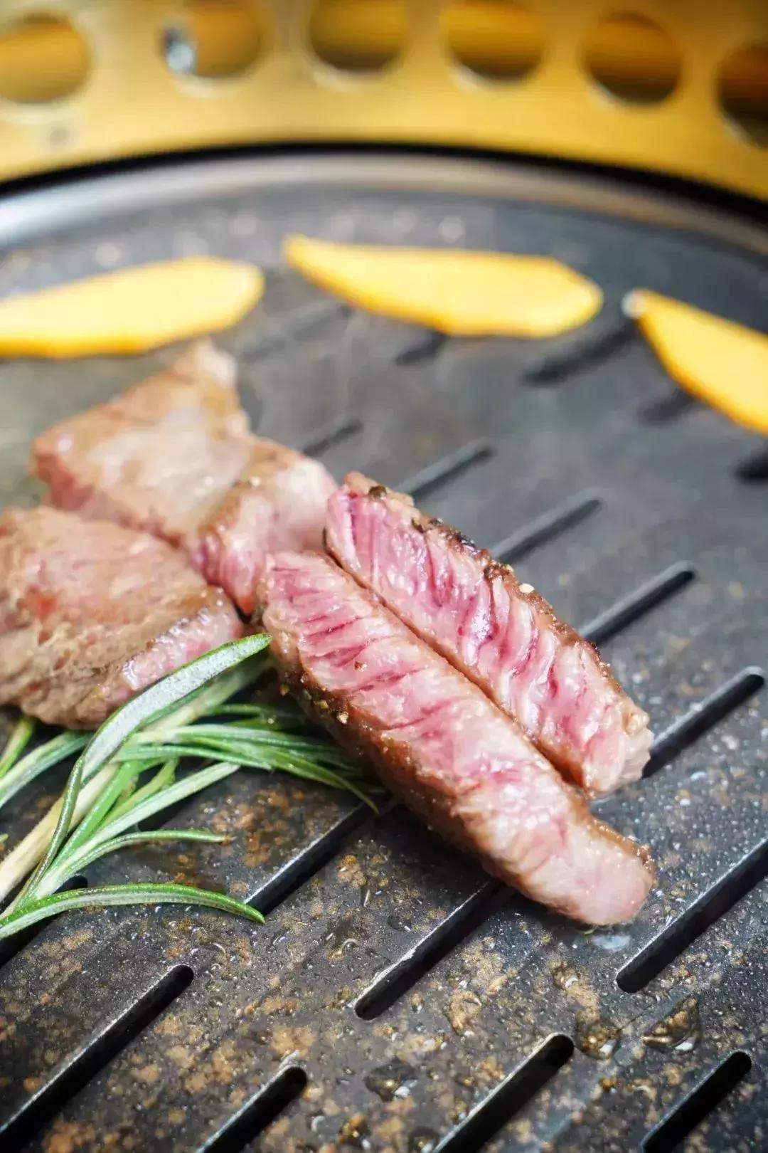 低温熟成牛肉简介,低温熟成牛肉