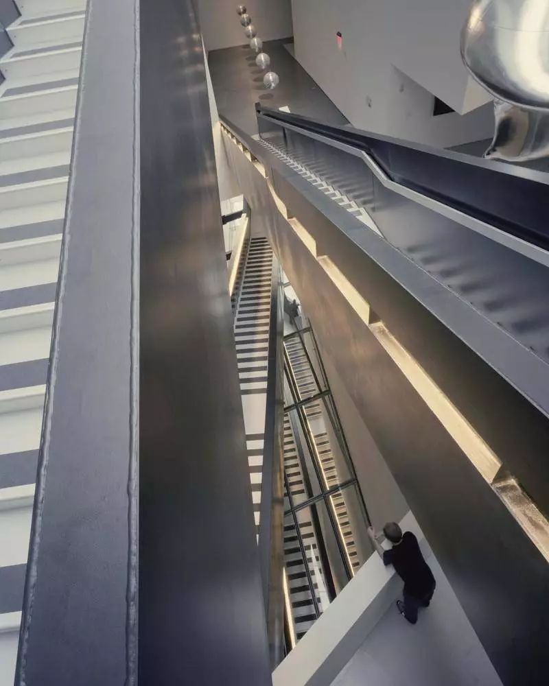 建筑界女魔头扎哈的作品,建筑界女魔头扎哈的设计