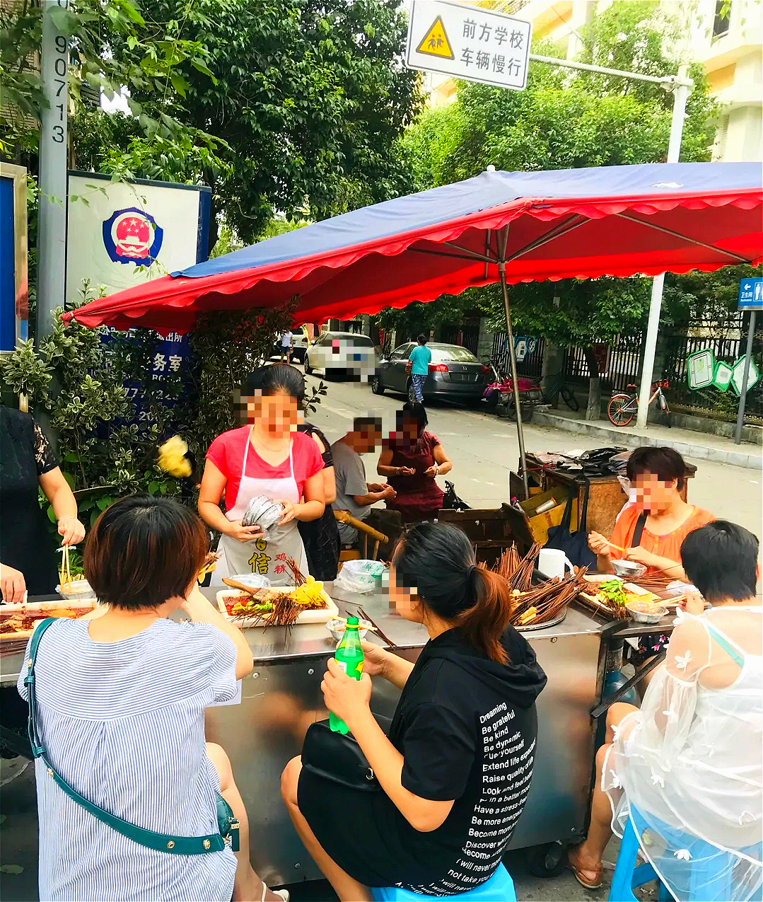 成都最好吃的老式麻辣烫视频,超级好吃的麻辣香锅麻辣烫