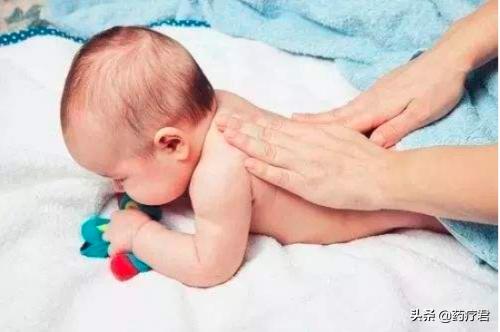 宝宝湿疹会引起皮肤发红吗,宝宝皮肤干起湿疹怎么办