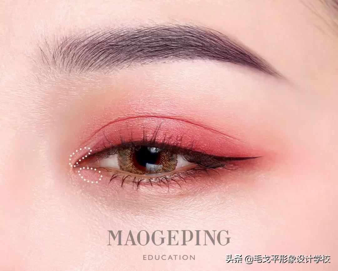 怎么避免眼妆脏,怎样防止眼妆脱落