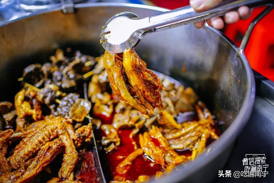 啃了1000斤鸡爪,啃了十几个鸡爪