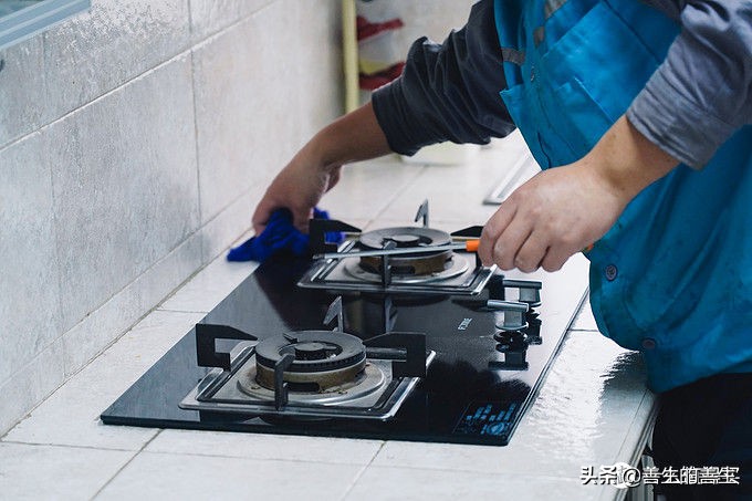 美的油烟机官方专业清洗,美的专业油烟机清洗全过程